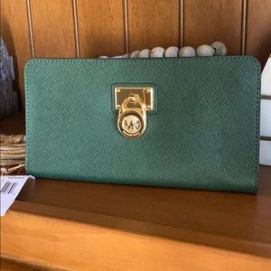 New Michael Kors zip around leather wallet